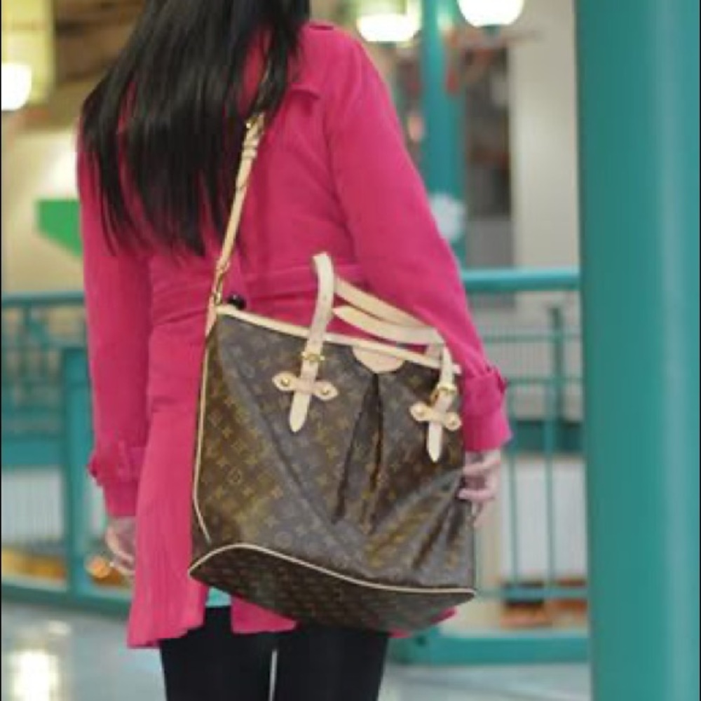 🌟EXTRA LARGE 🌟ZIPPERED LOUIS VUITTON